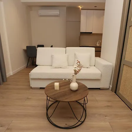 Jon's Garden Apartment Tirana