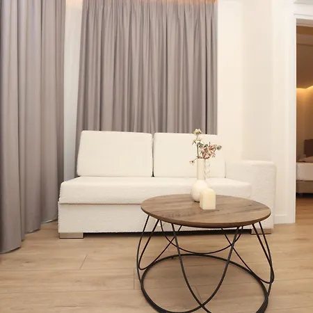 Apartment Jon's Garden Tirana
